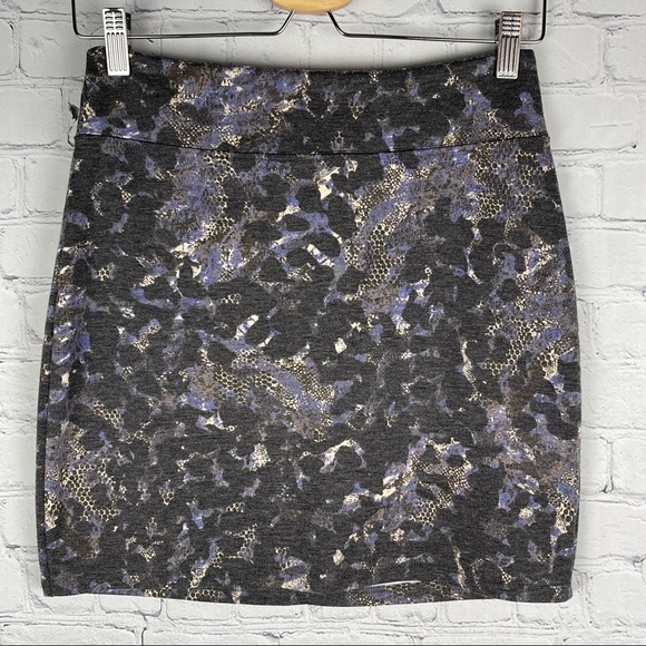 silence + noise Dresses & Skirts - SILENCE + NOISE / URBAN OUTFITTERS animal multi print mini skirt